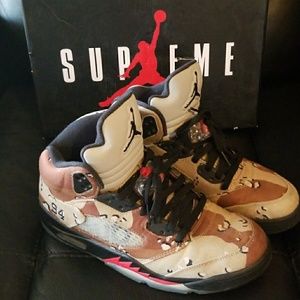 Air Jordan 5 Retro Supreme